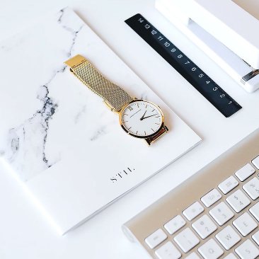 Mesh Strap Watch in Gold